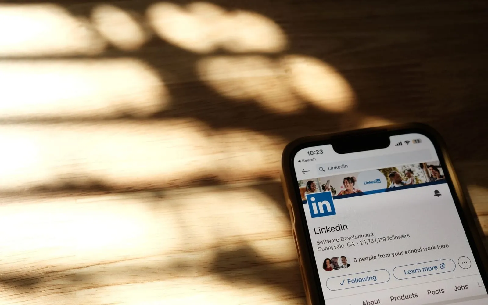 Le Point Média #12 : l’algorithme LinkedIn filtre l’IA, pas le vide