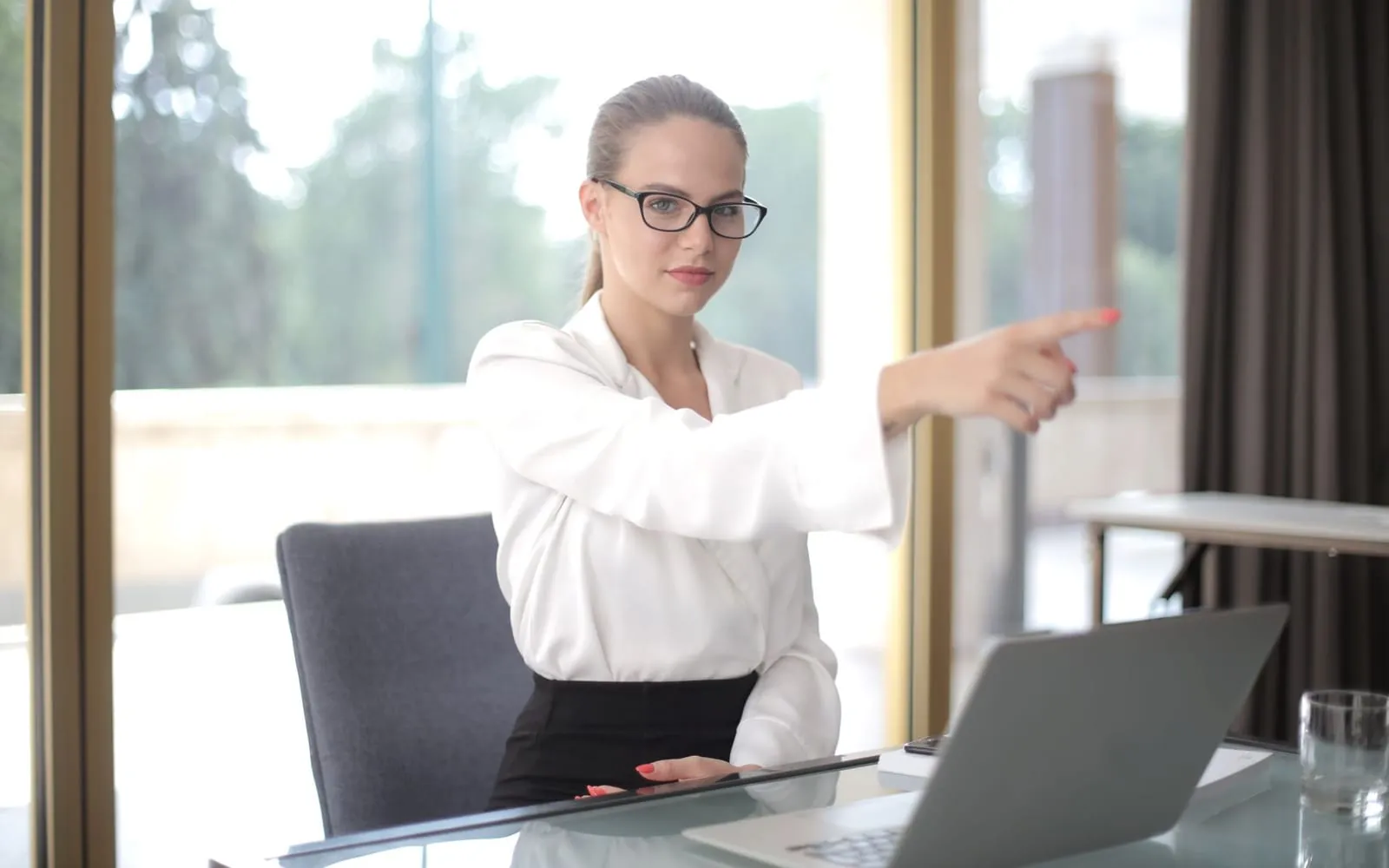 Page LinkedIn entreprise ou profil dirigeant : un faux dilemme
